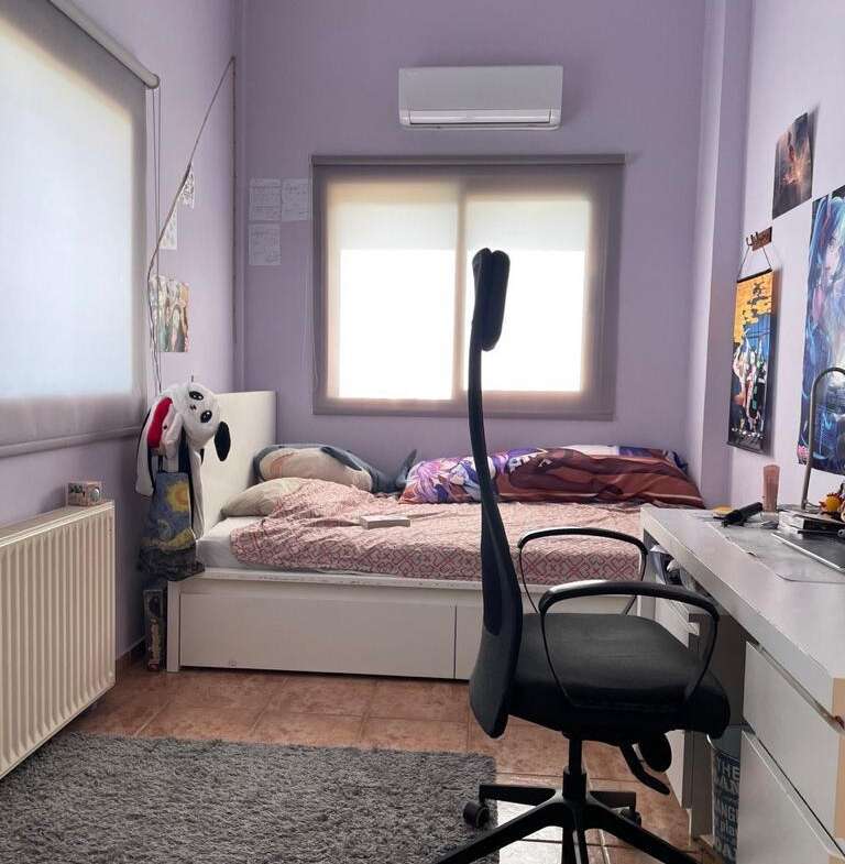 768